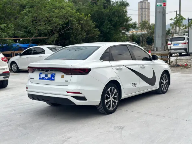 Geely Emgrand — Фото автомобиля 4