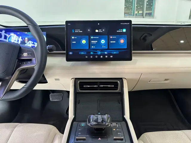 BYD Qin L — Фото автомобиля 21
