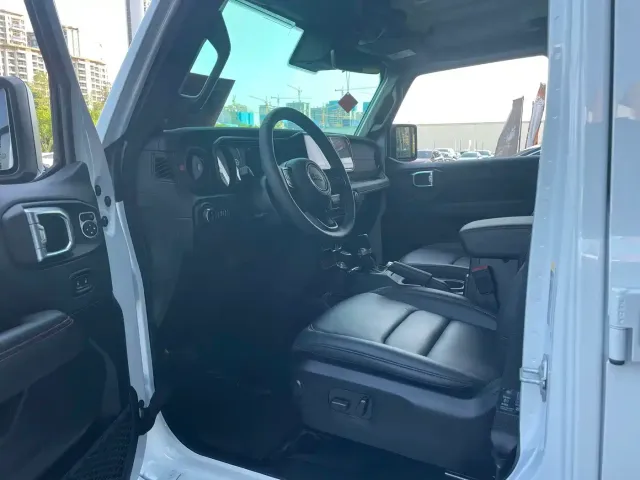 Jeep Wrangler — Фото автомобиля 5