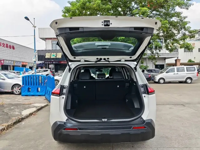 Toyota RAV4 — Фото автомобиля 18
