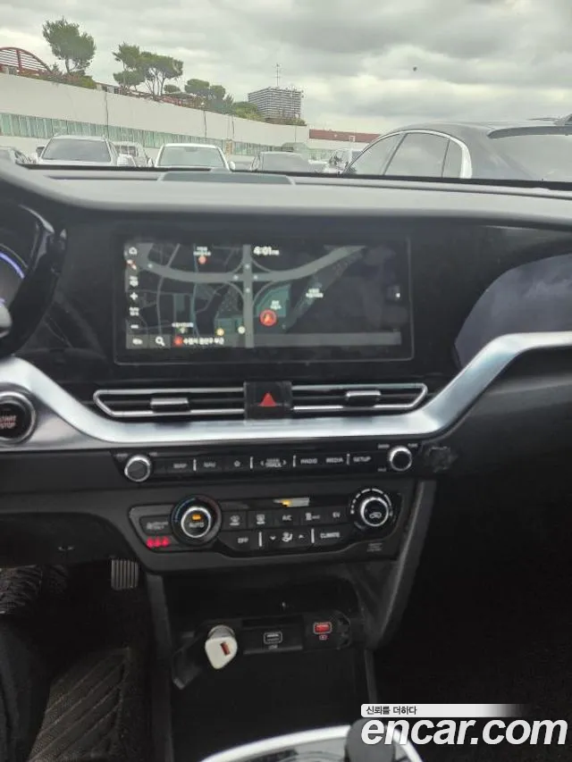 Kia Niro — Фото автомобиля 8
