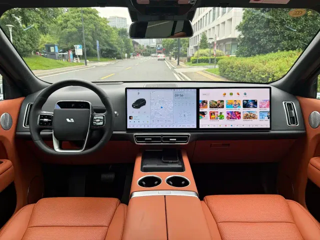 Li Auto L8 — Фото автомобиля 15