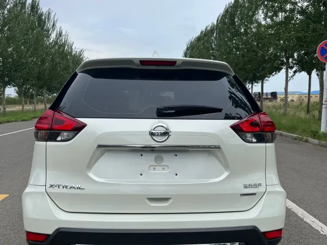 Nissan X-Trail — Фото автомобиля 6