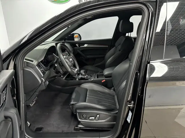 Audi Q5L — Фото автомобиля 12