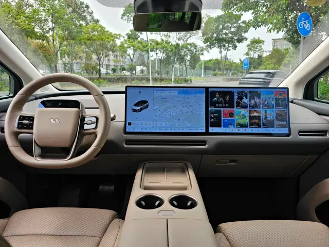 Li Auto i8 — Фото автомобиля 10