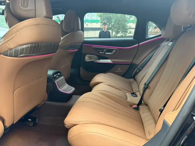 Mercedes-Benz E-Class — Фото автомобиля 6