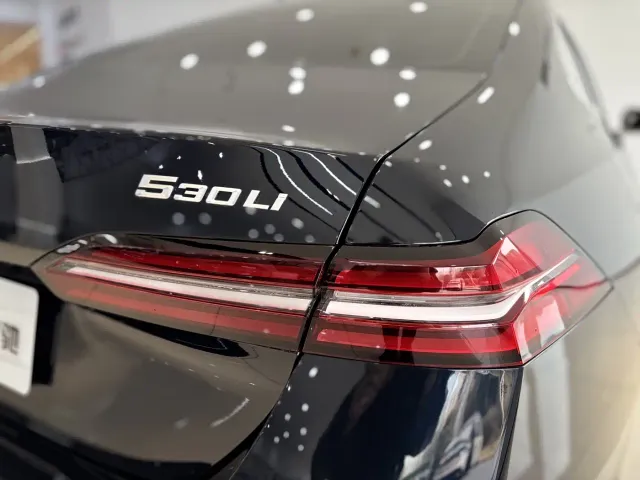 BMW 5 Series — Фото автомобиля 24