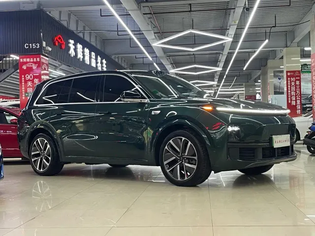 Li Auto L9 — Фото автомобиля 2
