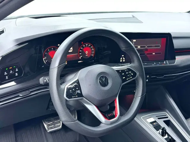 Volkswagen Golf — Фото автомобиля 4