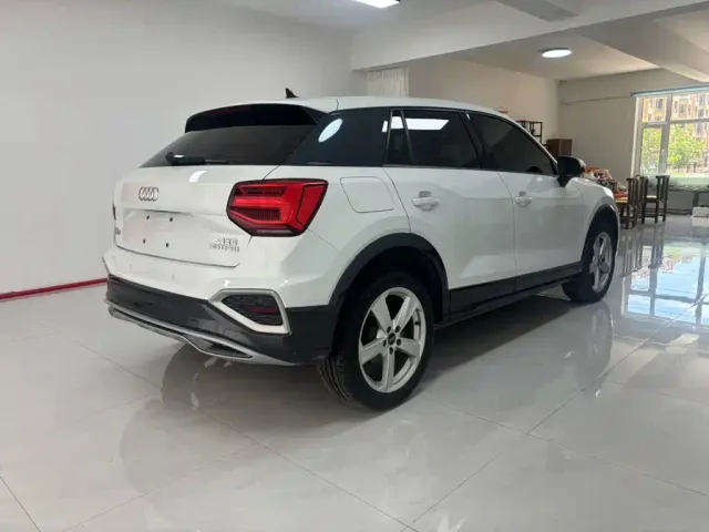 Audi Q2L — Фото автомобиля 15