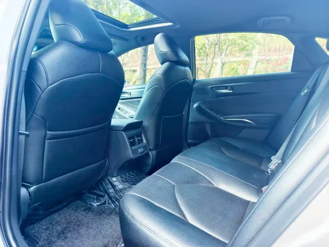 Toyota Avalon — Фото автомобиля 7