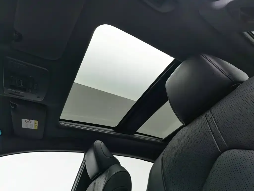 Toyota Avalon 2022 Hybrid 2.5L XLE Premium Edition — Фото автомобиля 14