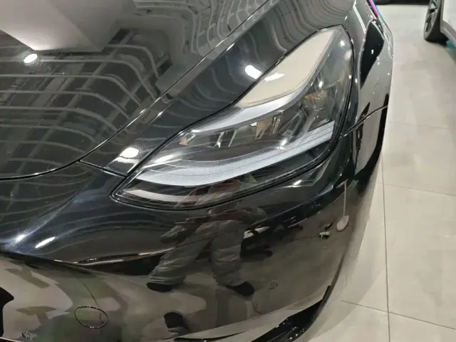 Tesla Model Y — Фото автомобиля 23