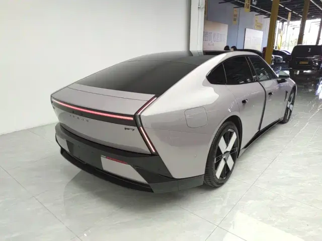 Xpeng P7 — Фото автомобиля 6