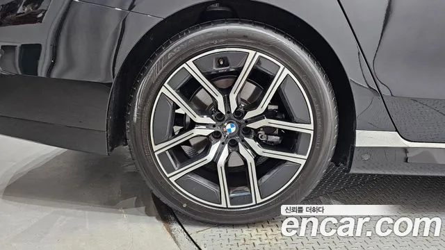 BMW 7 Series G70 — Фото автомобиля 5