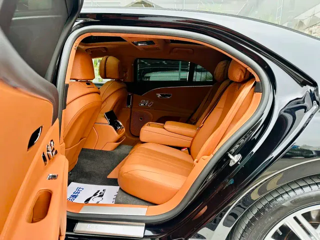 Bentley Flying Spur — Фото автомобиля 2