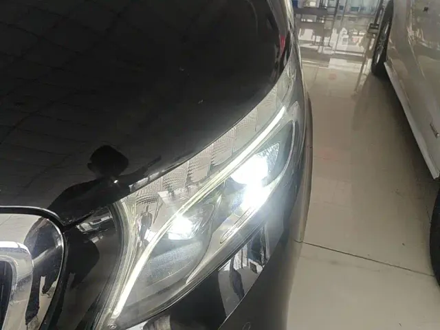 Mercedes-Benz V-Class — Фото автомобиля 23