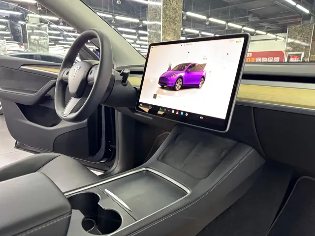 Tesla Model Y 2022 Facelift Rear-Wheel Drive Version — Фото автомобиля 10