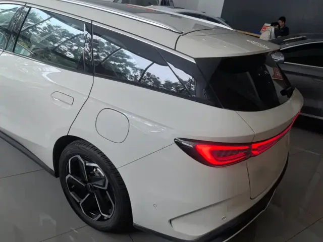 BYD Seal 06 DM-i Touring — Фото автомобиля 4