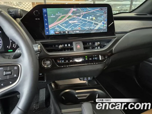 Lexus UX UX300h — Фото автомобиля 16