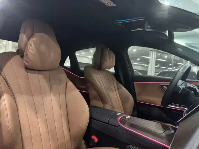 Mercedes-Benz E-Class — Фото автомобиля 21