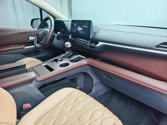 Toyota Granvia — Фото автомобиля 15