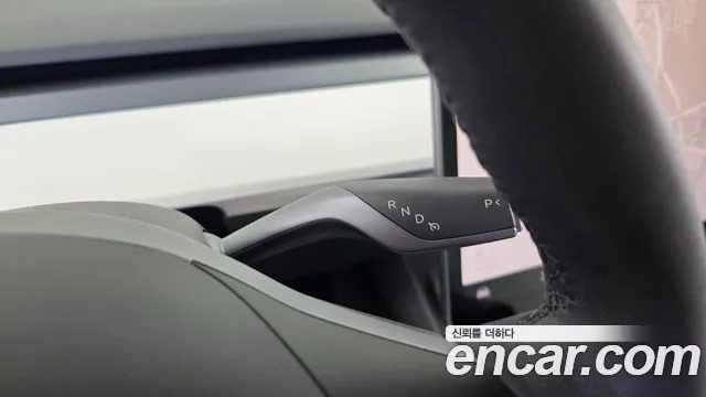 Tesla Model Y — Фото автомобиля 9