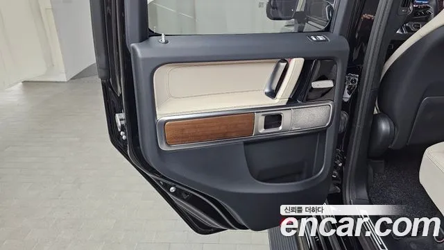 Mercedes-Benz G-Class — Фото автомобиля 25