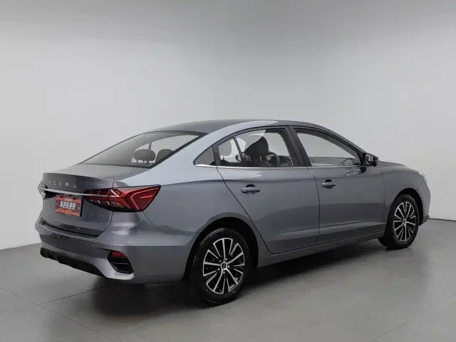 Roewe i5 — Фото автомобиля 2