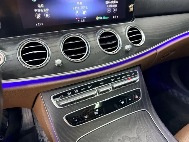 Mercedes-Benz E-Class — Фото автомобиля 15