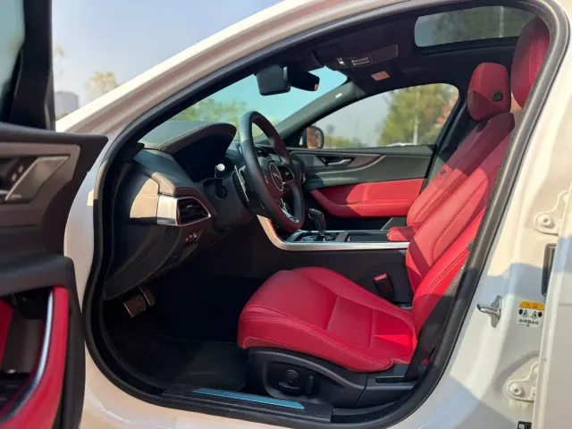 Jaguar XEL — Фото автомобиля 4
