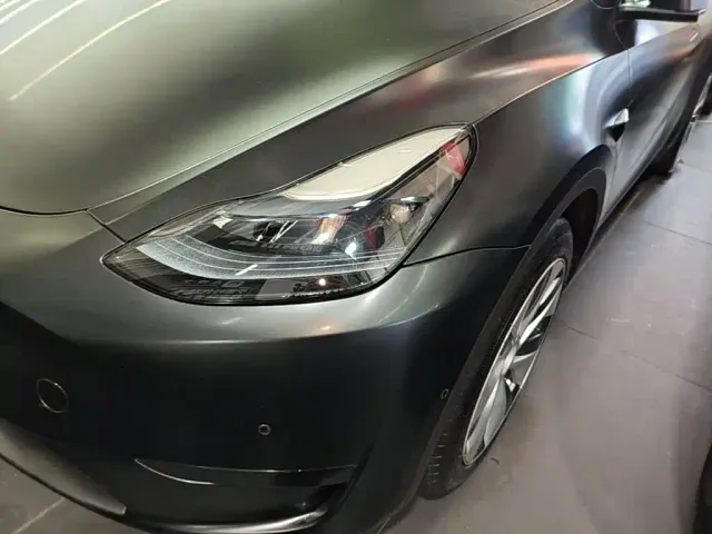 Tesla Model Y — Фото автомобиля 23