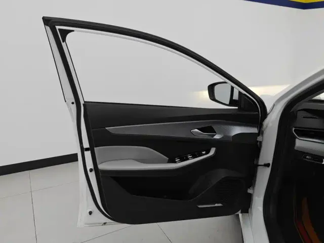 Geely Binrui — Фото автомобиля 7
