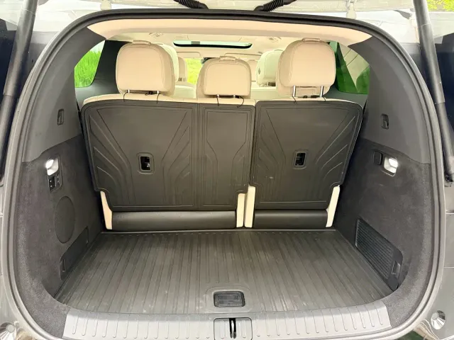 Li Auto MEGA — Фото автомобиля 13