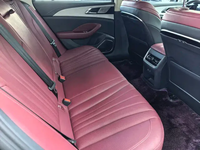 Hongqi H5 — Фото автомобиля 9