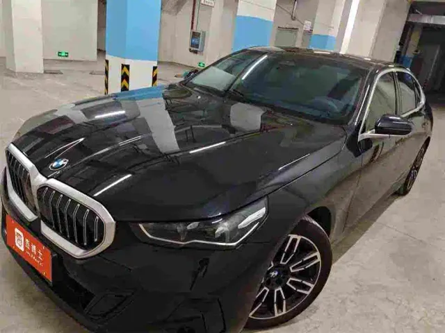 BMW 5 Series — Фото автомобиля 2