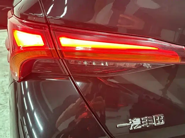 Toyota Avalon — Фото автомобиля 15