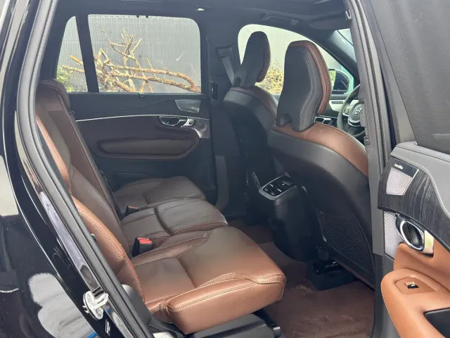 Volvo XC90 — Фото автомобиля 12