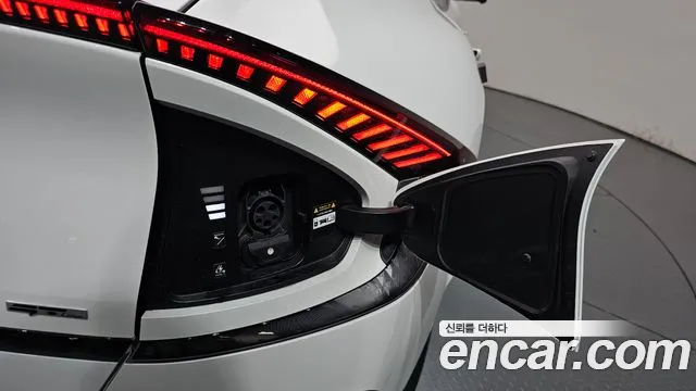 Kia EV6 — Фото автомобиля 24