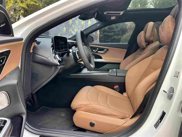 Mercedes-Benz E-Class — Фото автомобиля 5