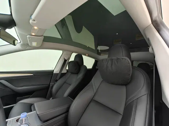 Tesla Model Y — Фото автомобиля 7