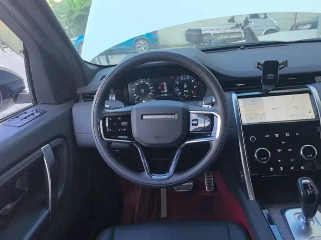 Land Rover Discovery Sport — Фото автомобиля 10