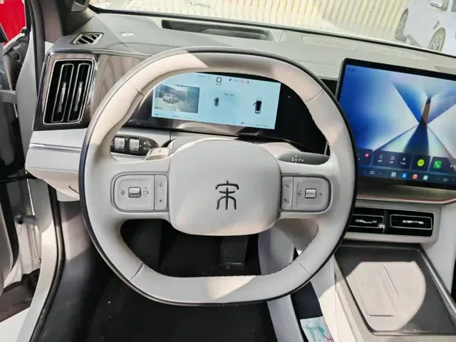 BYD Song Ultra — Фото автомобиля 10