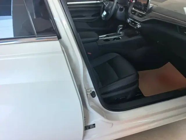 Nissan Teana — Фото автомобиля 24
