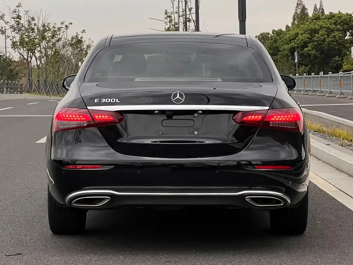 Mercedes-Benz Mercedes-Benz E-Class 2021 E 300 L Luxury — Фото автомобиля 8
