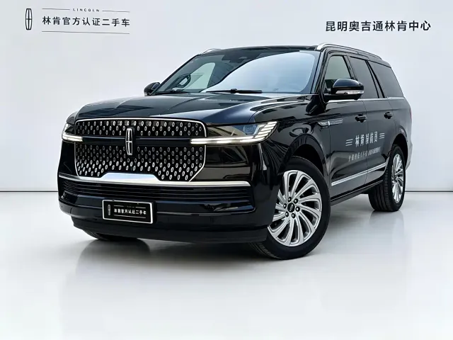 Фотография автомобиля — Lincoln Navigator