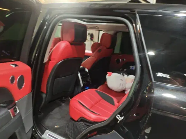 Land Rover Range Rover Sport — Фото автомобиля 3