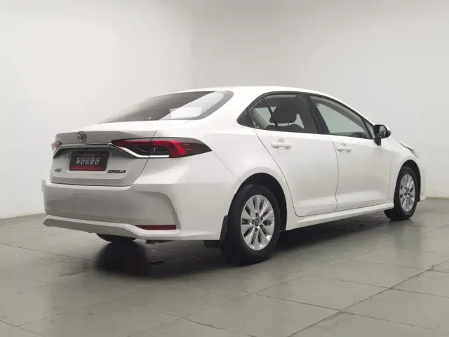Toyota Corolla — Фото автомобиля 2