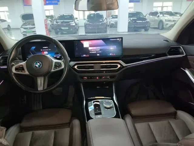 BMW i3 — Фото автомобиля 9