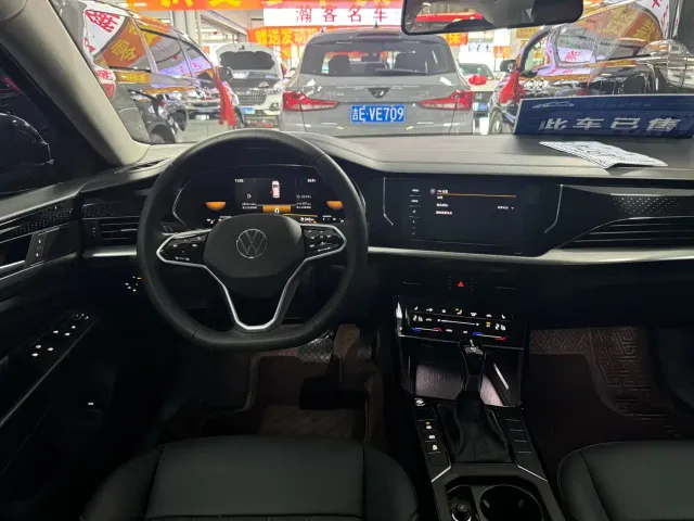 Volkswagen Passat — Фото автомобиля 10